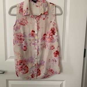 Floral sleeveless blouse